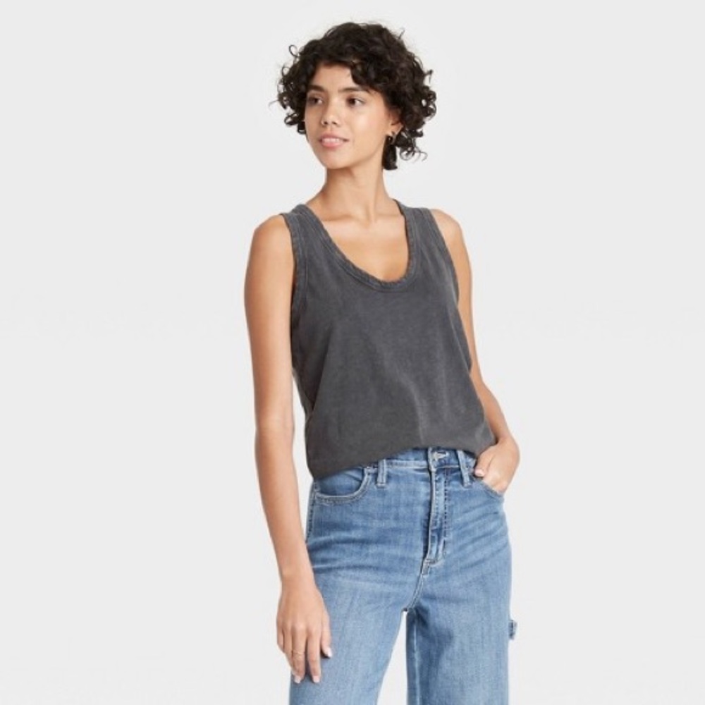 2 Womens Target Tank Tops
